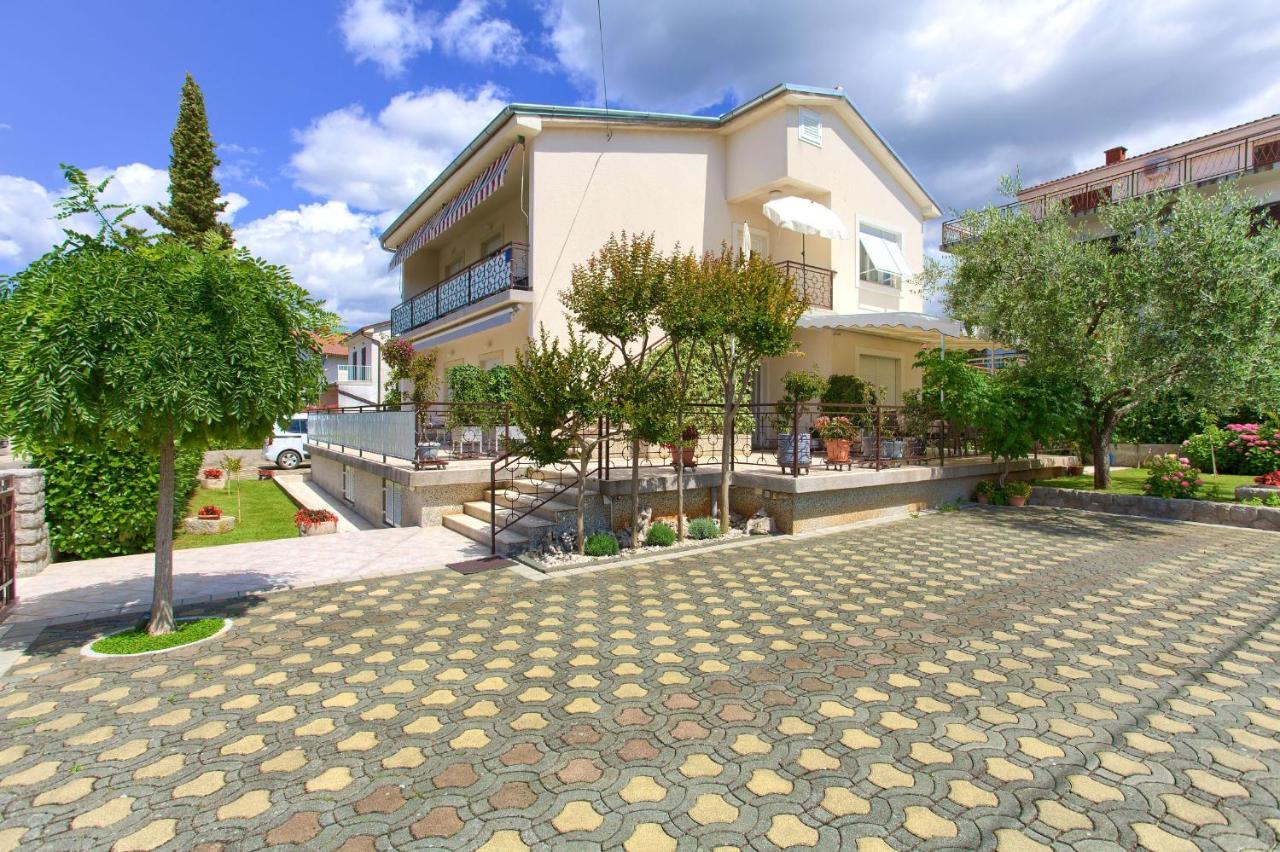 Apartments Jele Малинска Экстерьер фото