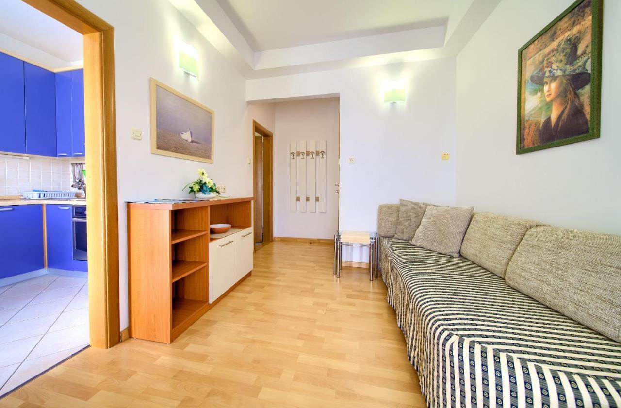 Apartments Jele Малинска Экстерьер фото