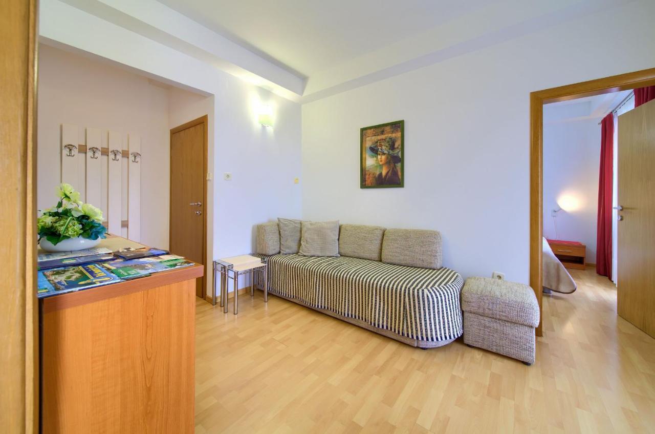 Apartments Jele Малинска Экстерьер фото